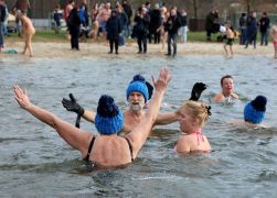 Neujahrsschwimmen 2024 In Jena 21